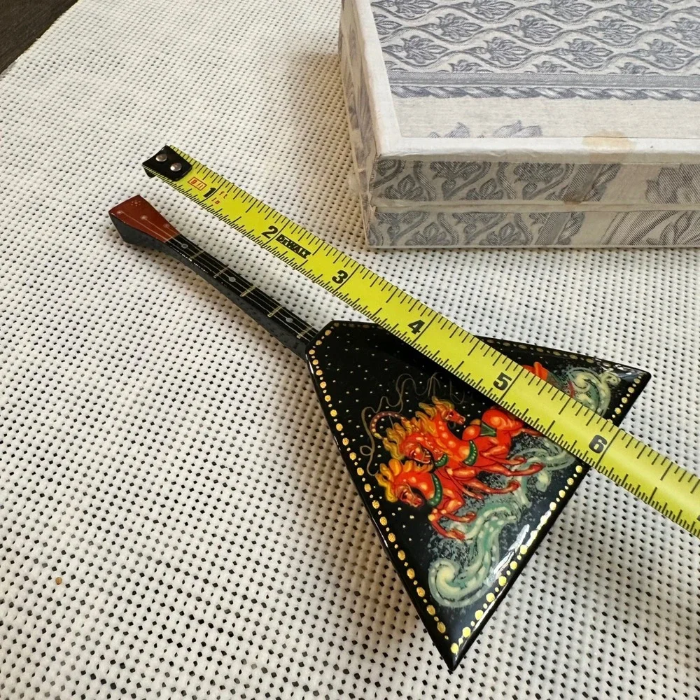 Vintage Rare Handpainted‎ Handmade Balalaika Lacquer Trinket Box Collectible 6